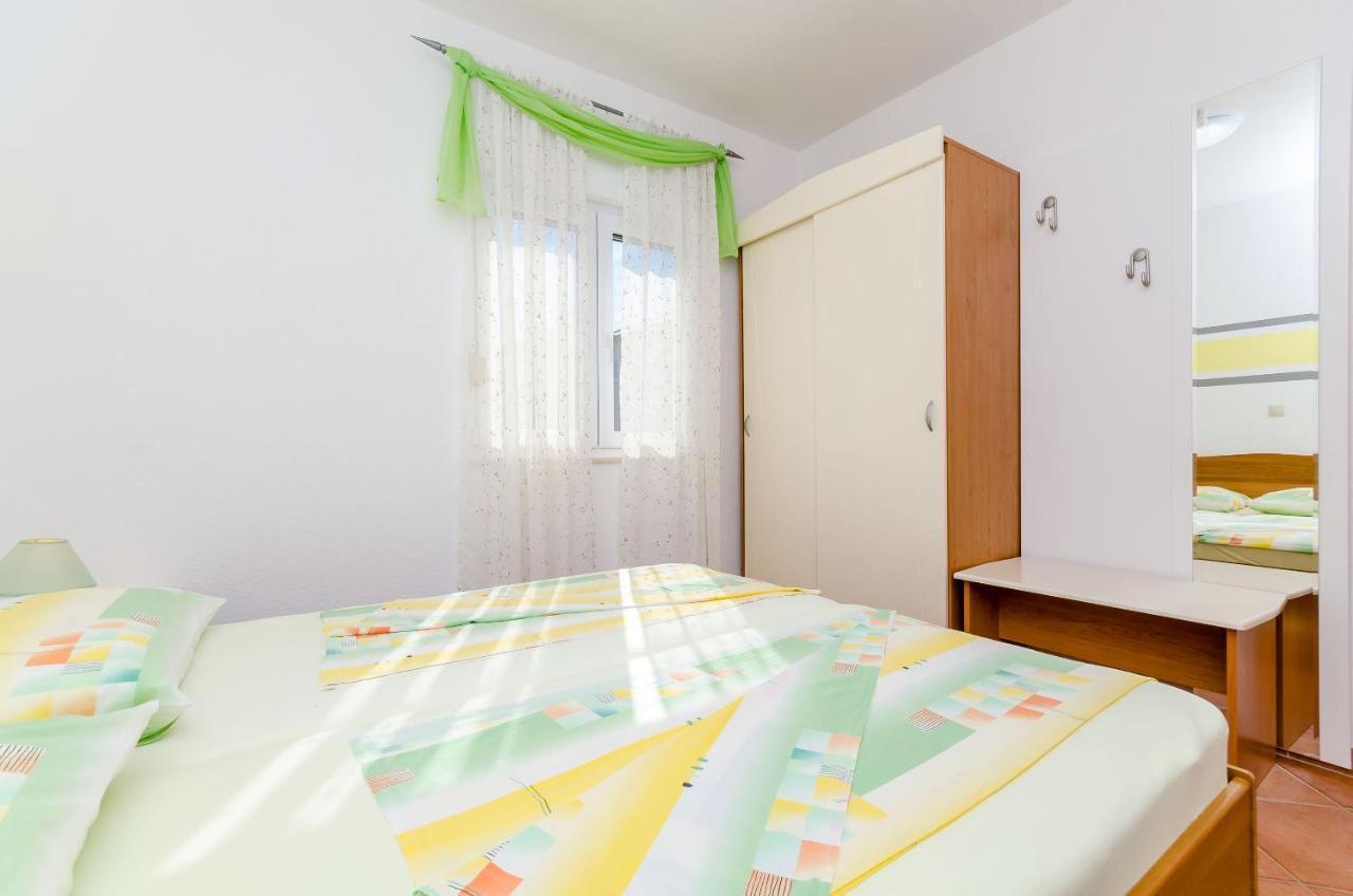 Apartments Palm Tree โตรกีร์ ภายนอก รูปภาพ