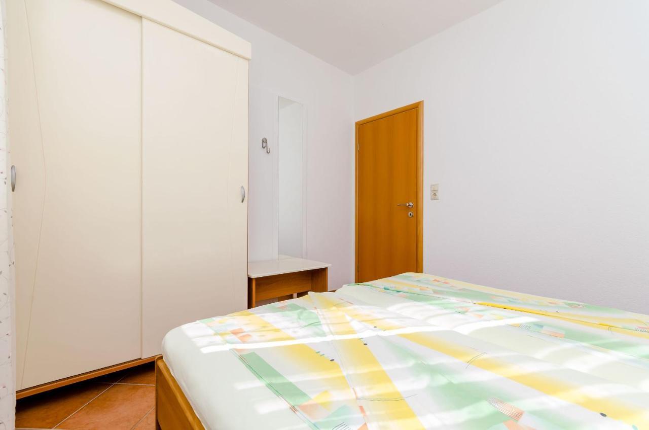 Apartments Palm Tree โตรกีร์ ภายนอก รูปภาพ
