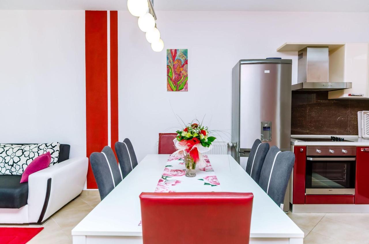Apartments Palm Tree โตรกีร์ ภายนอก รูปภาพ