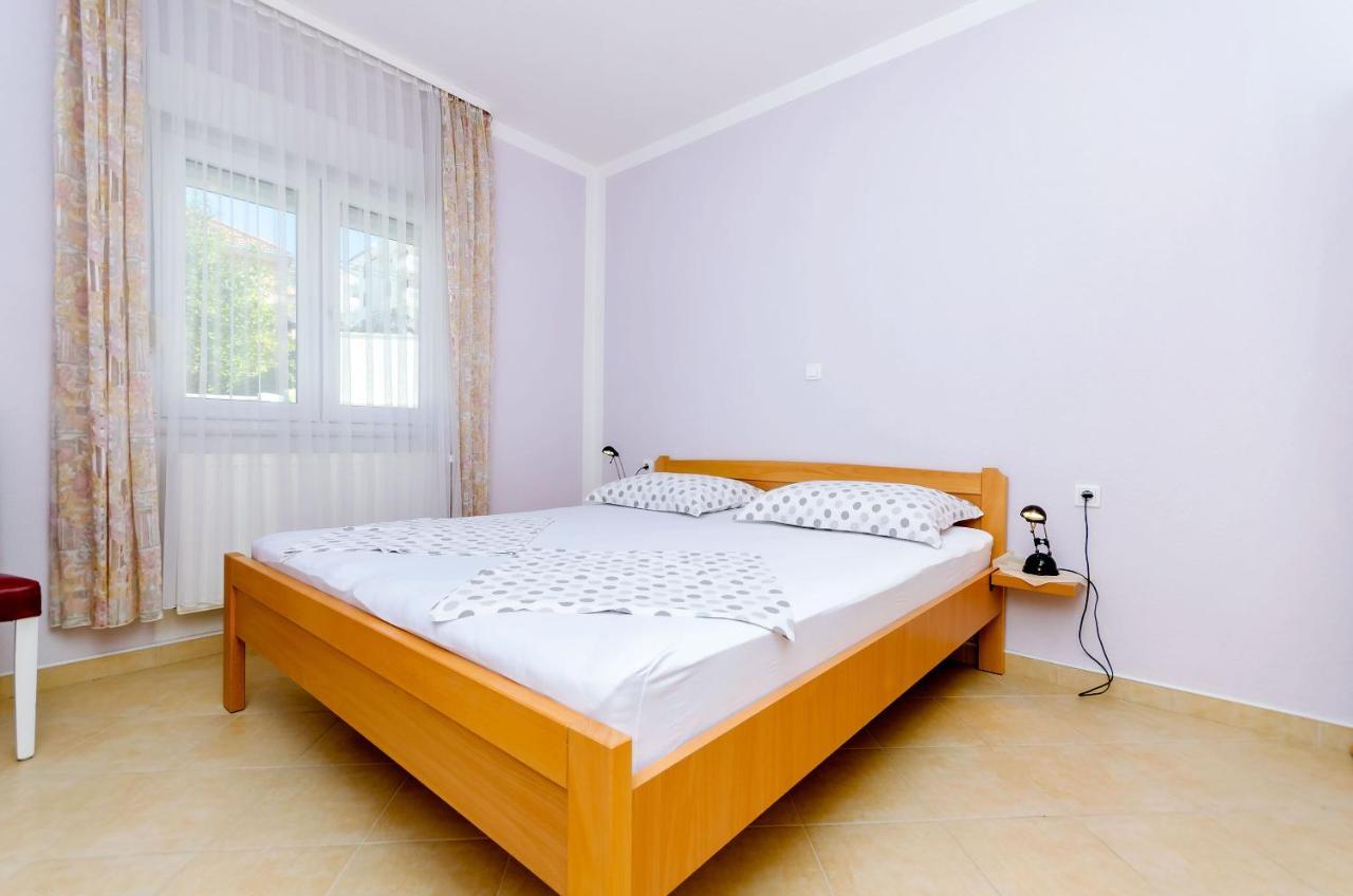 Apartments Palm Tree โตรกีร์ ภายนอก รูปภาพ
